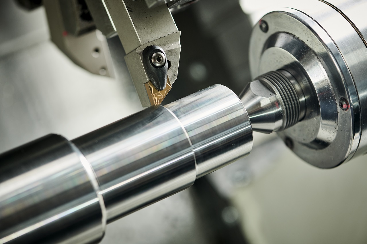 Obrabianie metalu na tokarce CNC